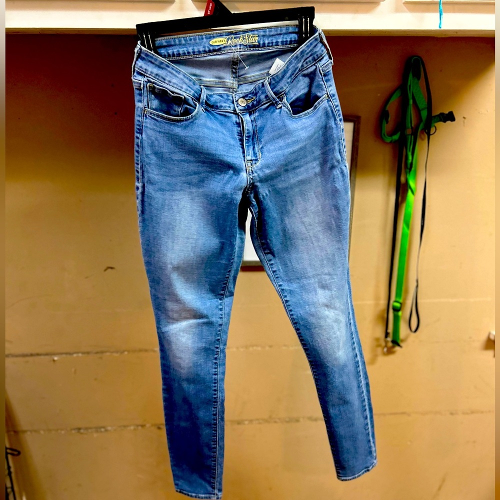 Size 6. Old Navy. Skinny.